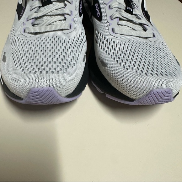 Brooks Running Women Adrenaline GTS 23 Purple Gray Black Shoes Size 8.5 WIDE - Picture 4 of 13